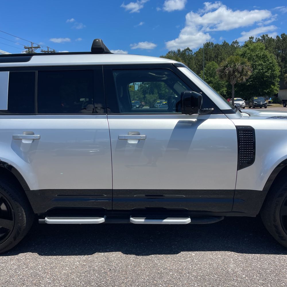 2023 Land Rover Defender 110 X-Dynamic SE