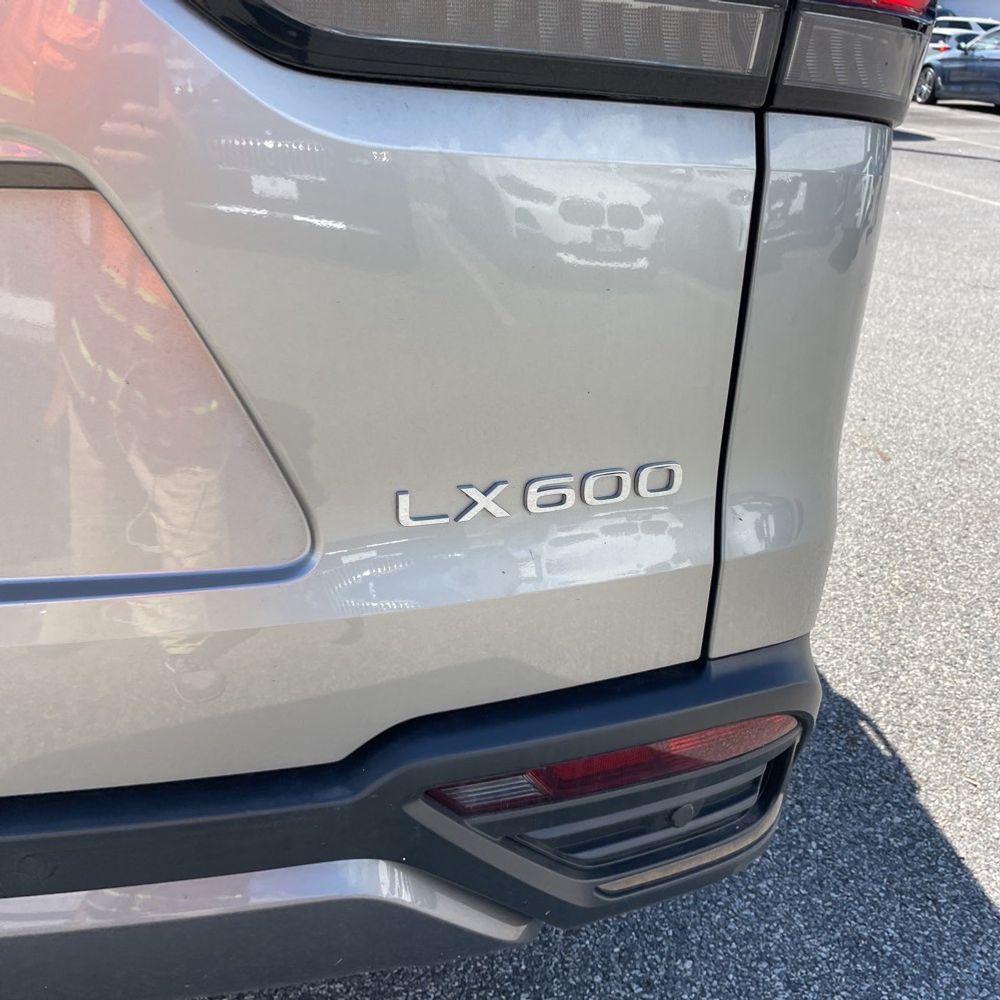2023 Lexus LX 600 Luxury