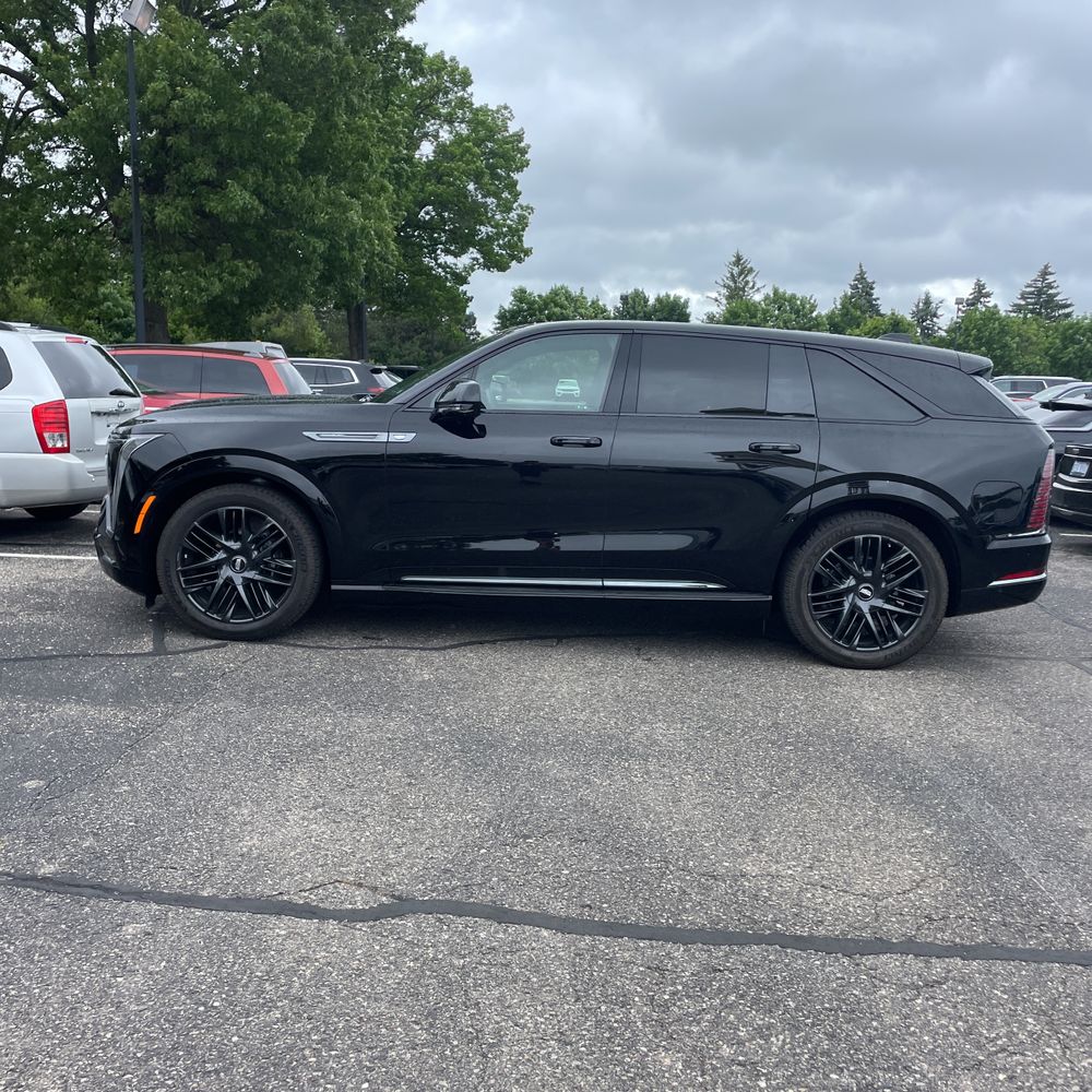 2025 Cadillac Escalade IQ Sport 2