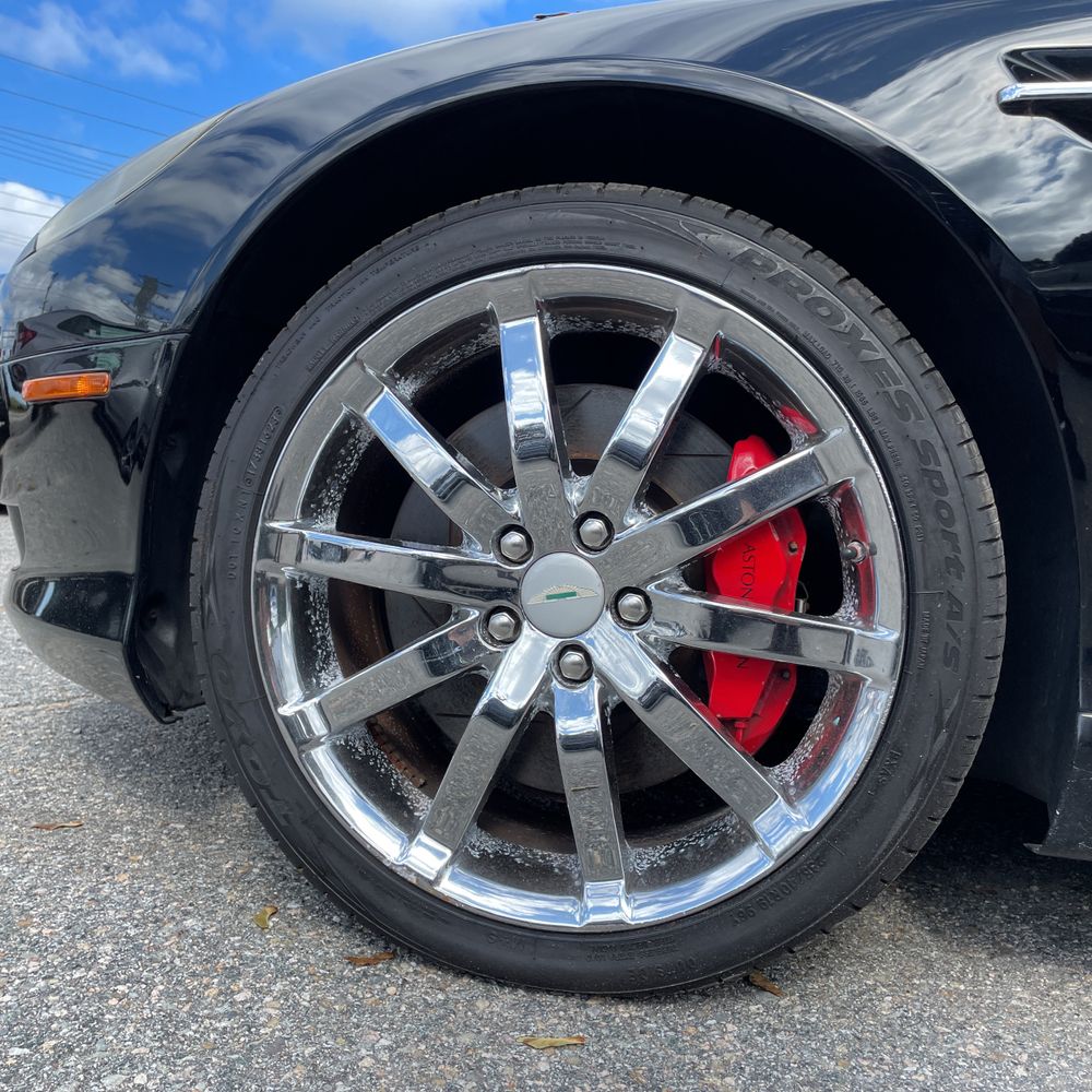 2005 Aston Martin DB9 Volante