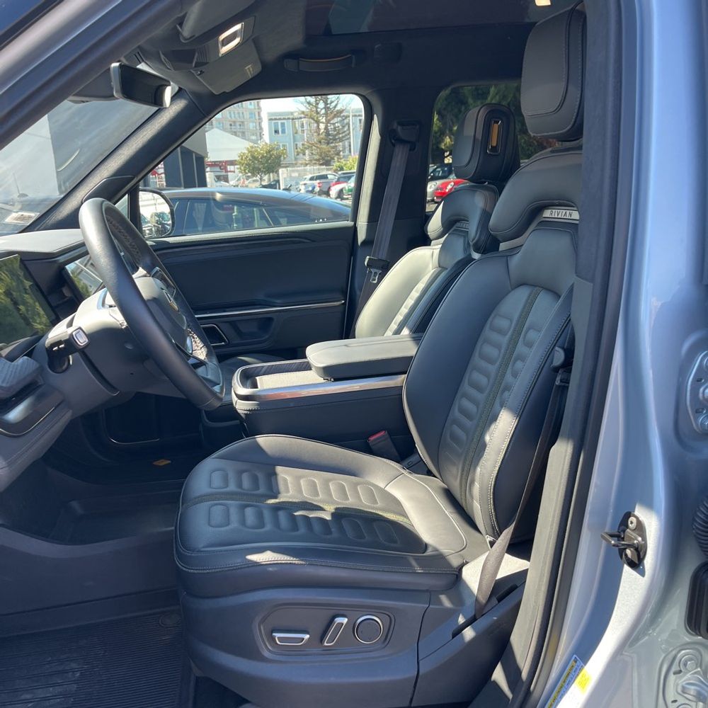 2024 Rivian R1T Adventure Dual-Motor