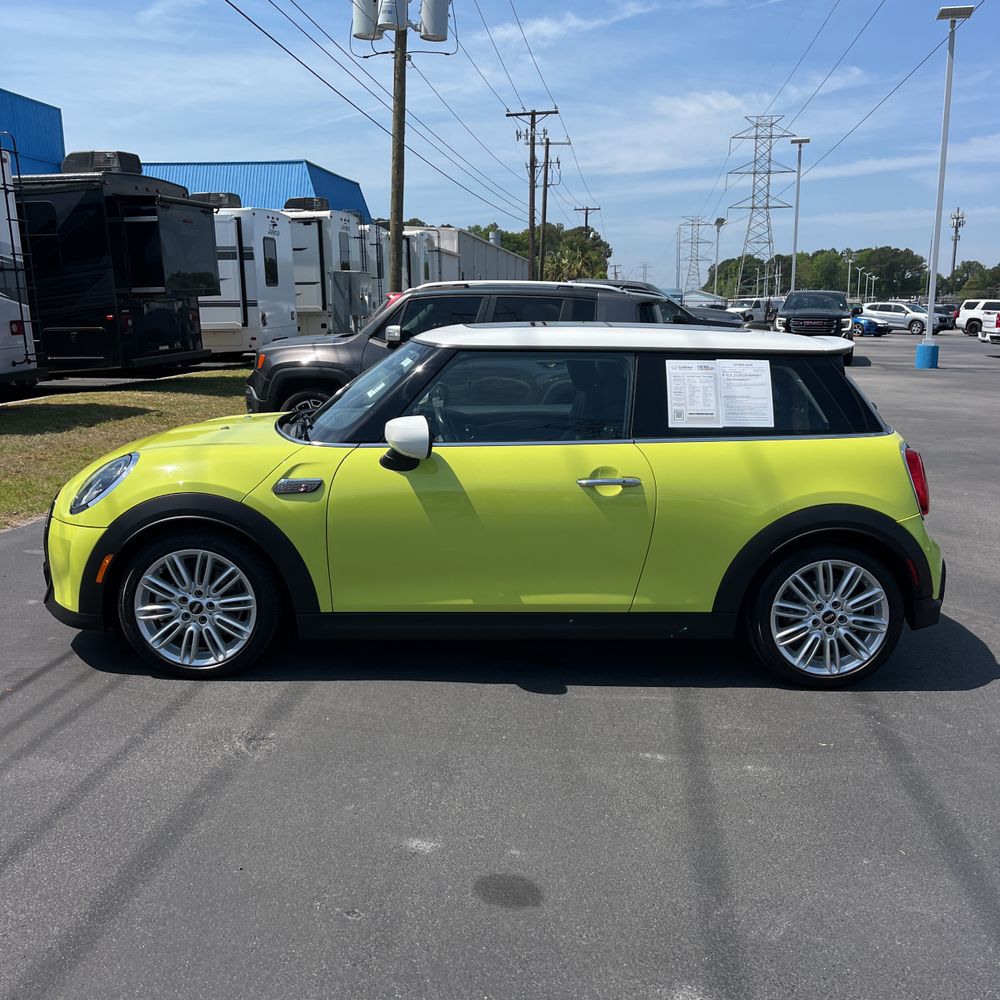 2024 Mini Hardtop 2 Door Cooper S photo 4