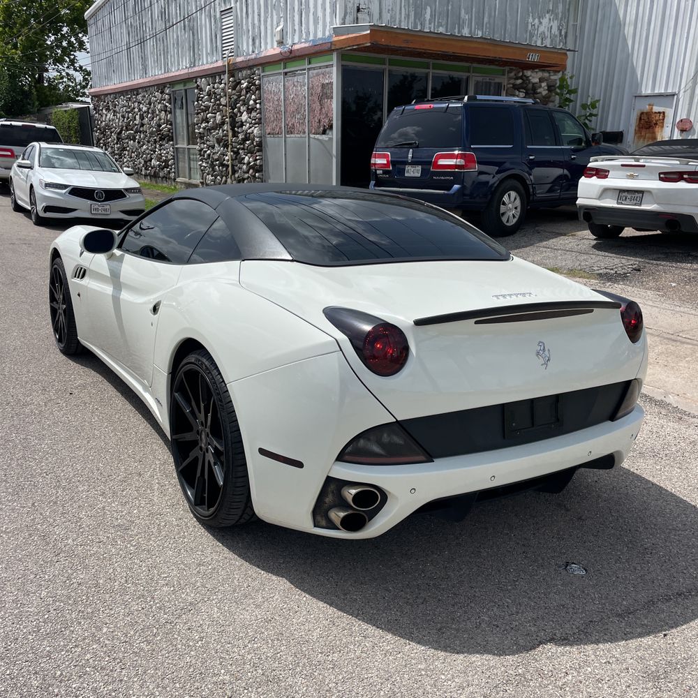 2013 Ferrari California Base