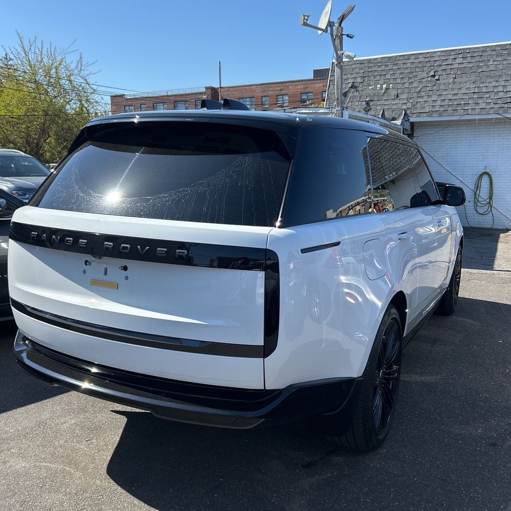 2025 Land Rover Range Rover P400 SE LWB