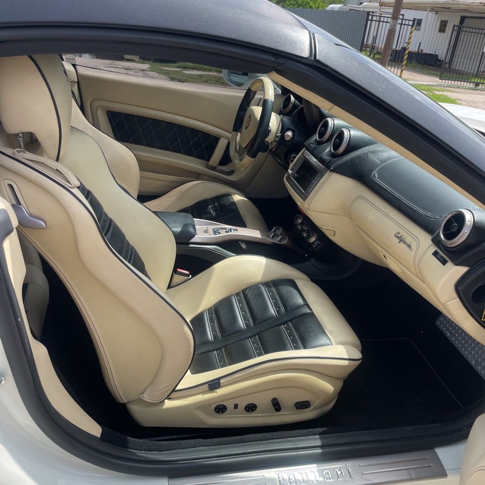2013 Ferrari California Base
