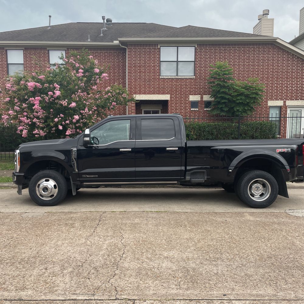 2023 Ford F-350 Super Duty Platinum