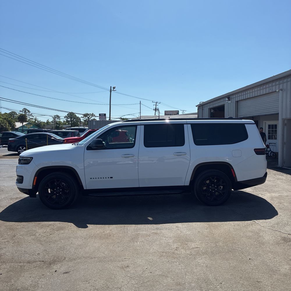 2025 Jeep Wagoneer L Series II Carbide 4x4