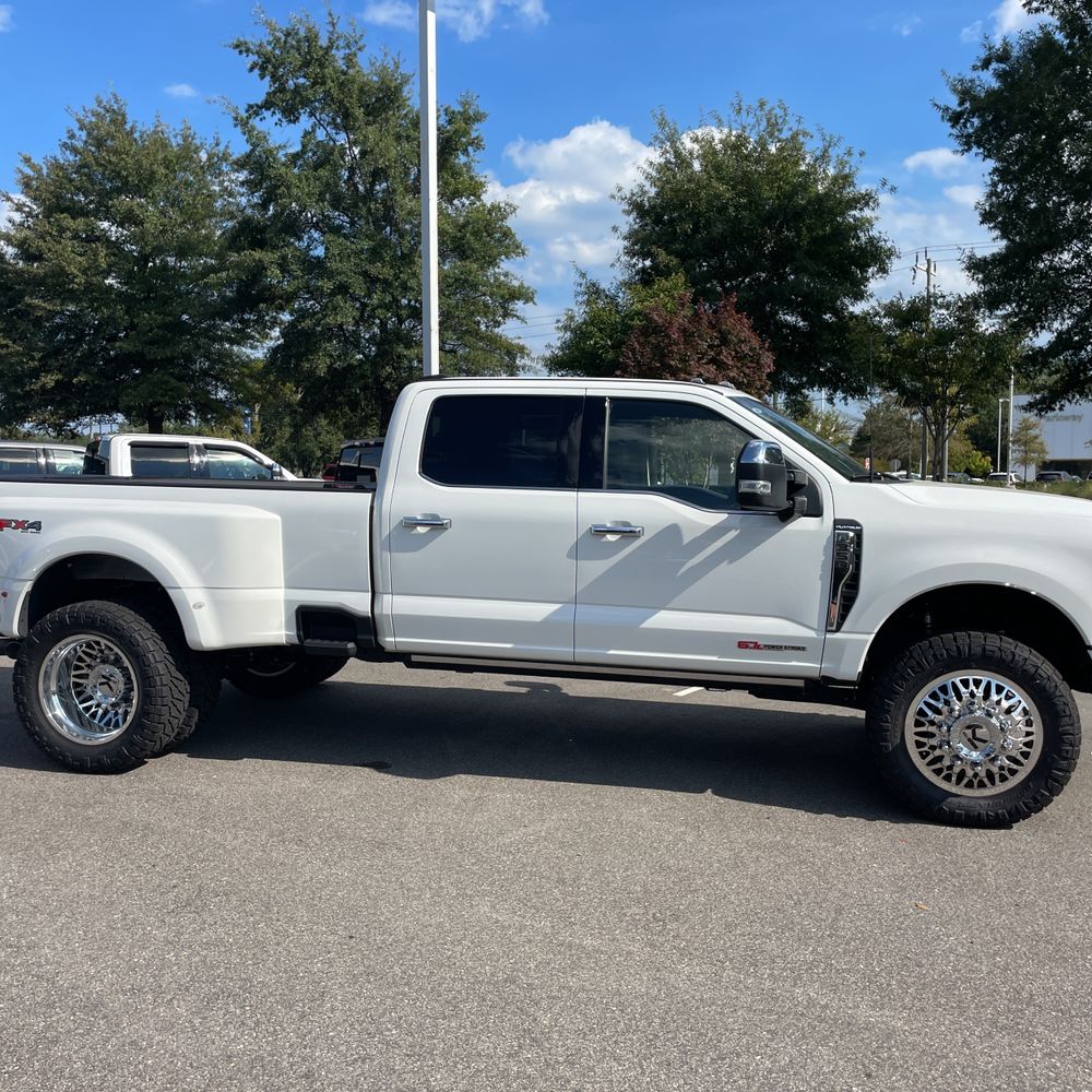 2024 Ford F-350 Super Duty Platinum