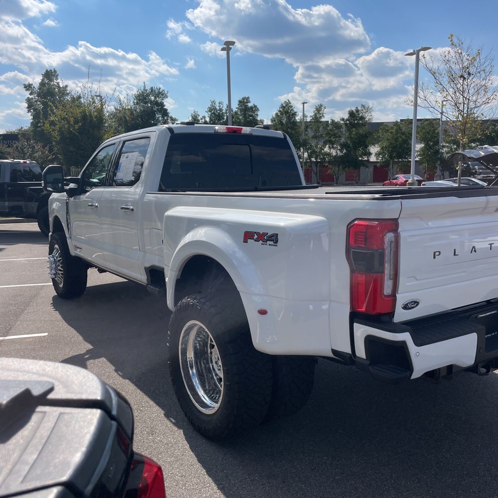 2024 Ford F-350 Super Duty Platinum