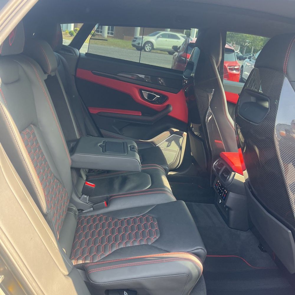 2022 Lamborghini Urus