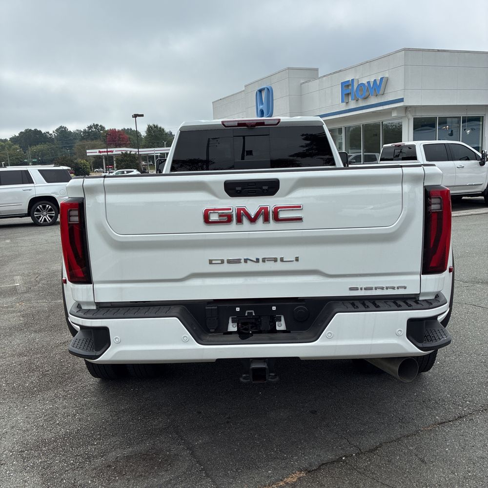 2025 GMC Sierra 3500HD Denali