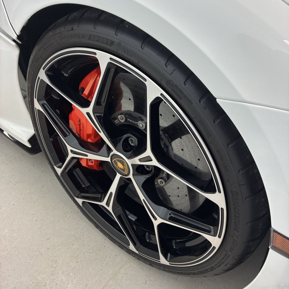 2024 Lamborghini Revuelto