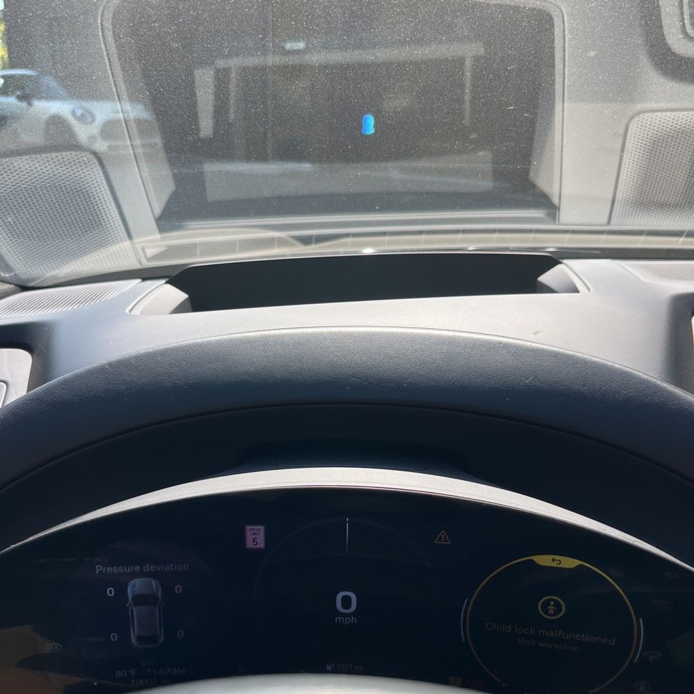 2024 Porsche Macan EV 4