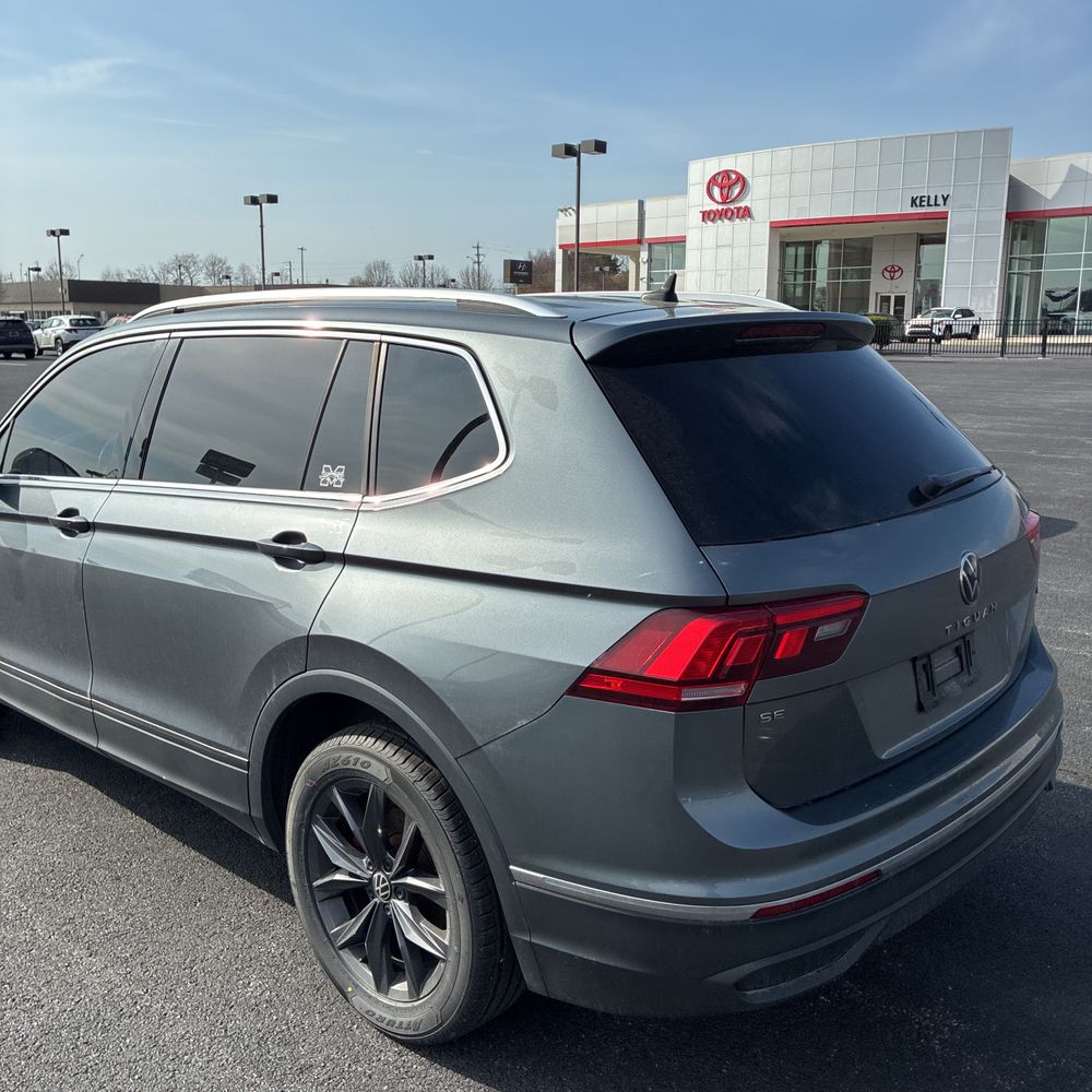 2022 Volkswagen Tiguan SE 4Motion photo 7