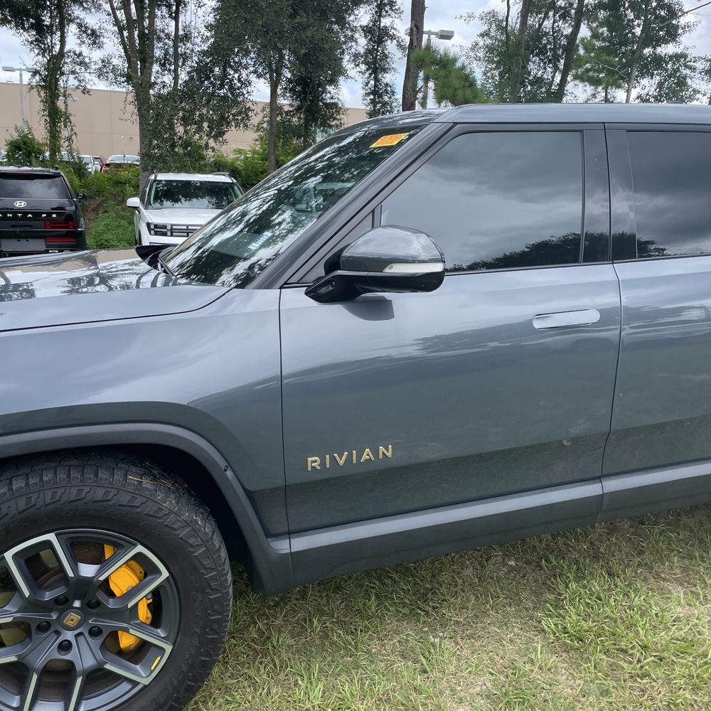 2022 Rivian R1T Launch Edition