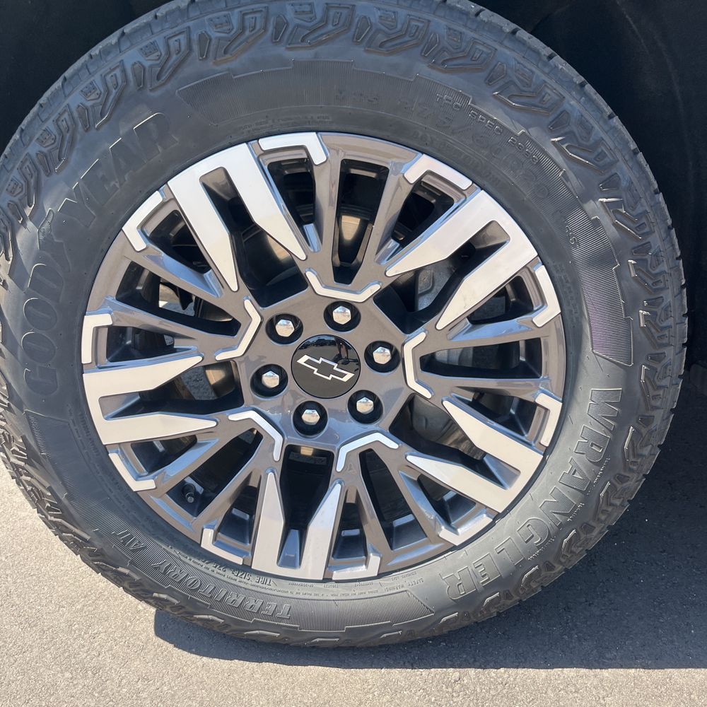 2025 Chevrolet Suburban Z71