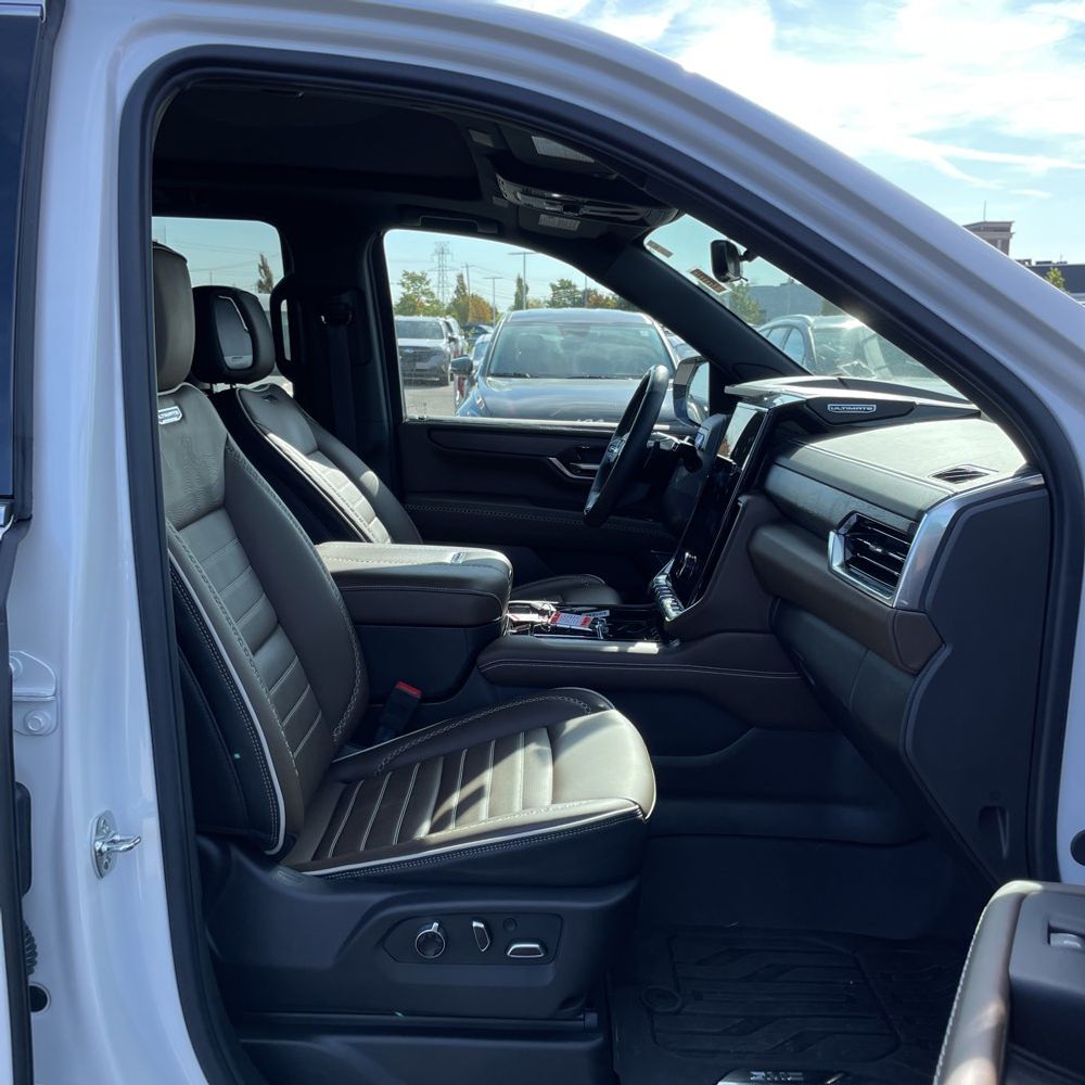 2025 GMC Yukon Denali Ultimate
