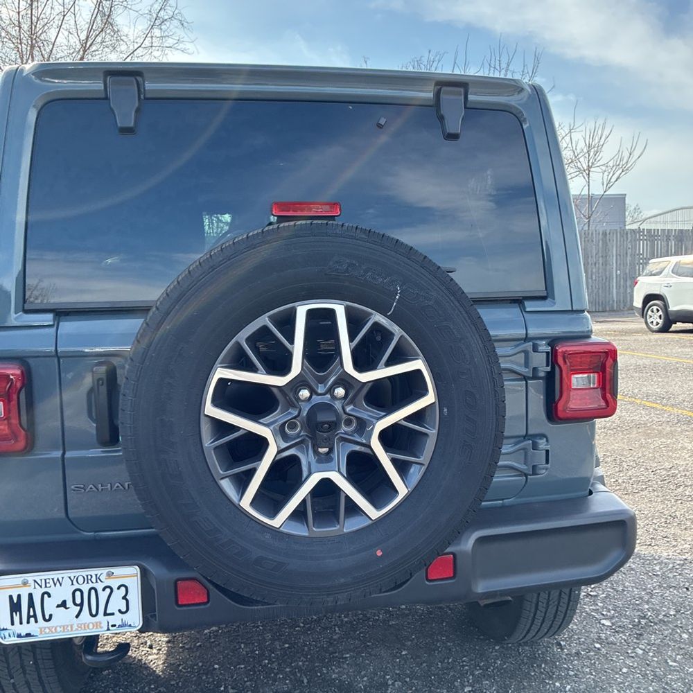 2026 Jeep Wrangler 4-Door Sahara 4x4
