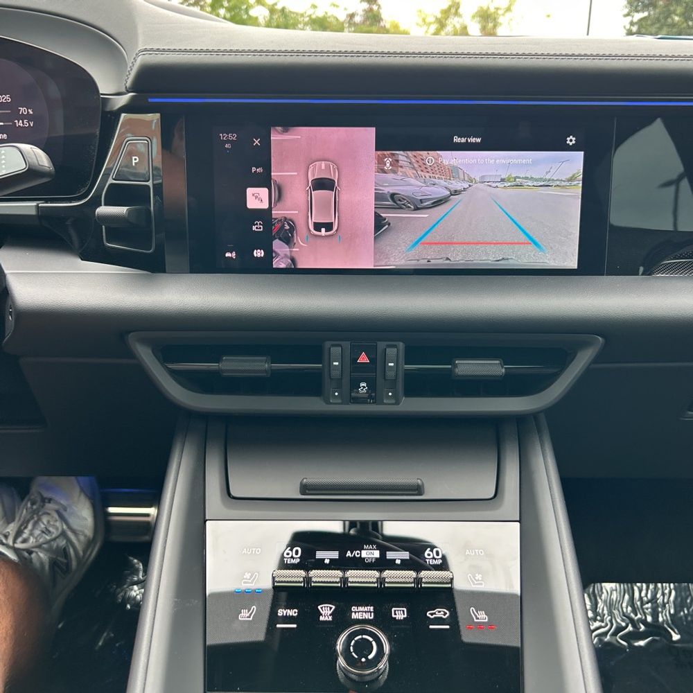 2025 Porsche Macan EV Turbo