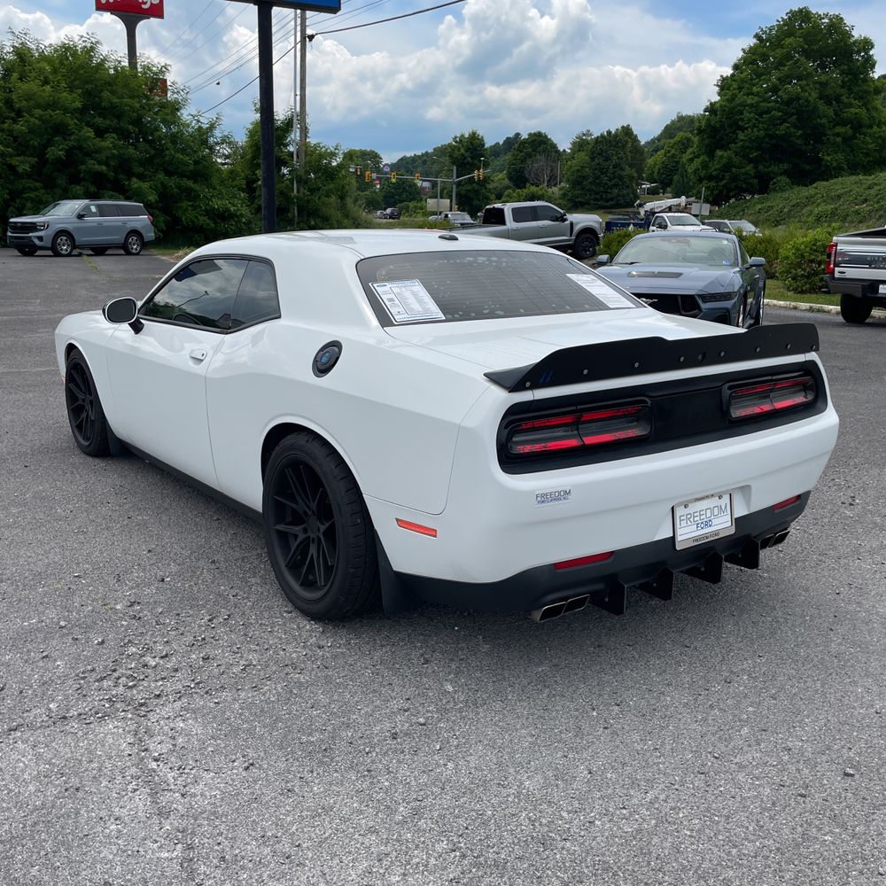 2018 Dodge Challenger R/T photo 5