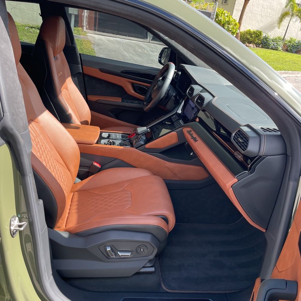 2024 Lamborghini Urus S