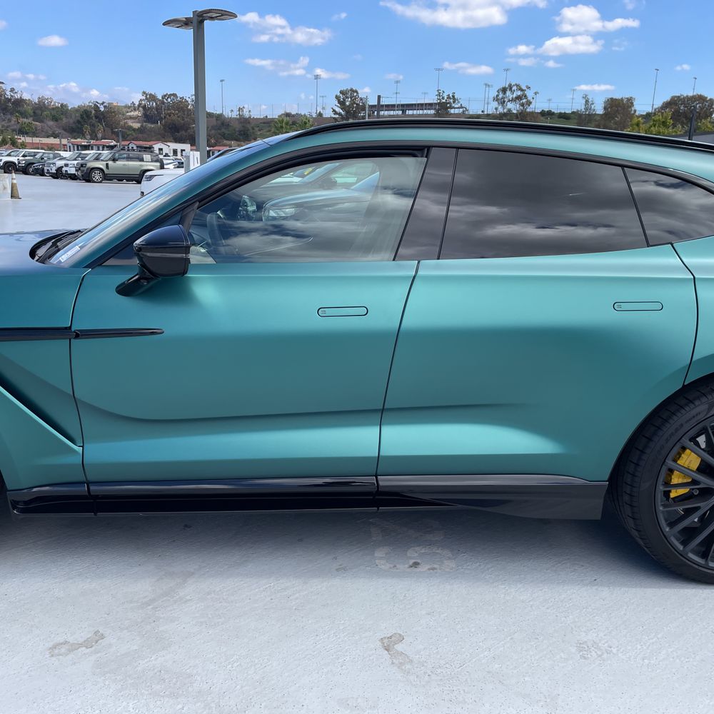 2025 Aston Martin DBX 707