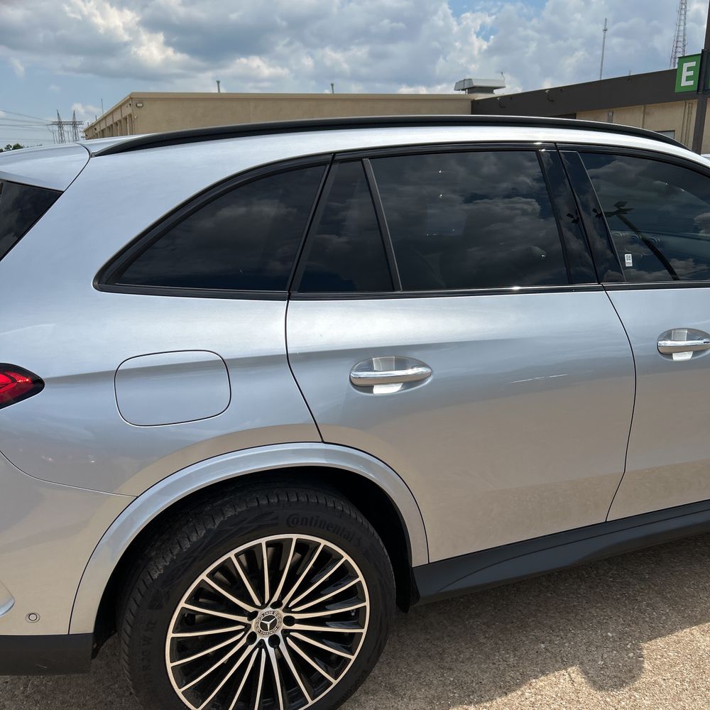 2025 Mercedes-Benz GLC 350e 4MATIC photo 9