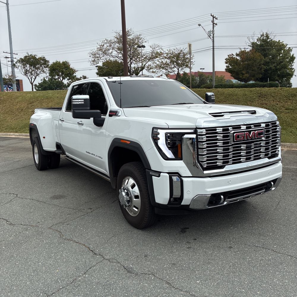 2025 GMC Sierra 3500HD Denali