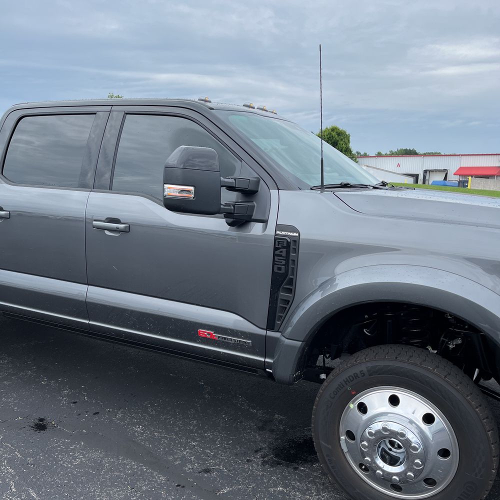 2025 Ford F-450 Super Duty Platinum