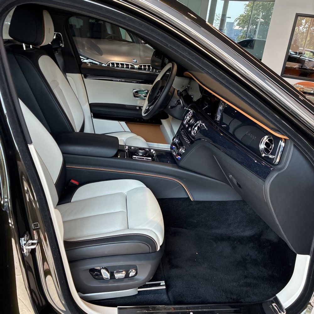 2025 Rolls-Royce Ghost