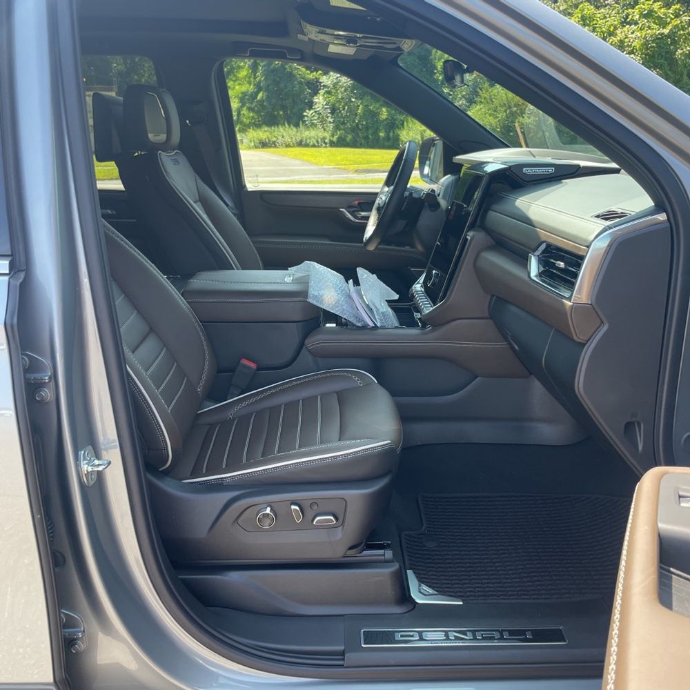 2025 GMC Yukon Denali Ultimate