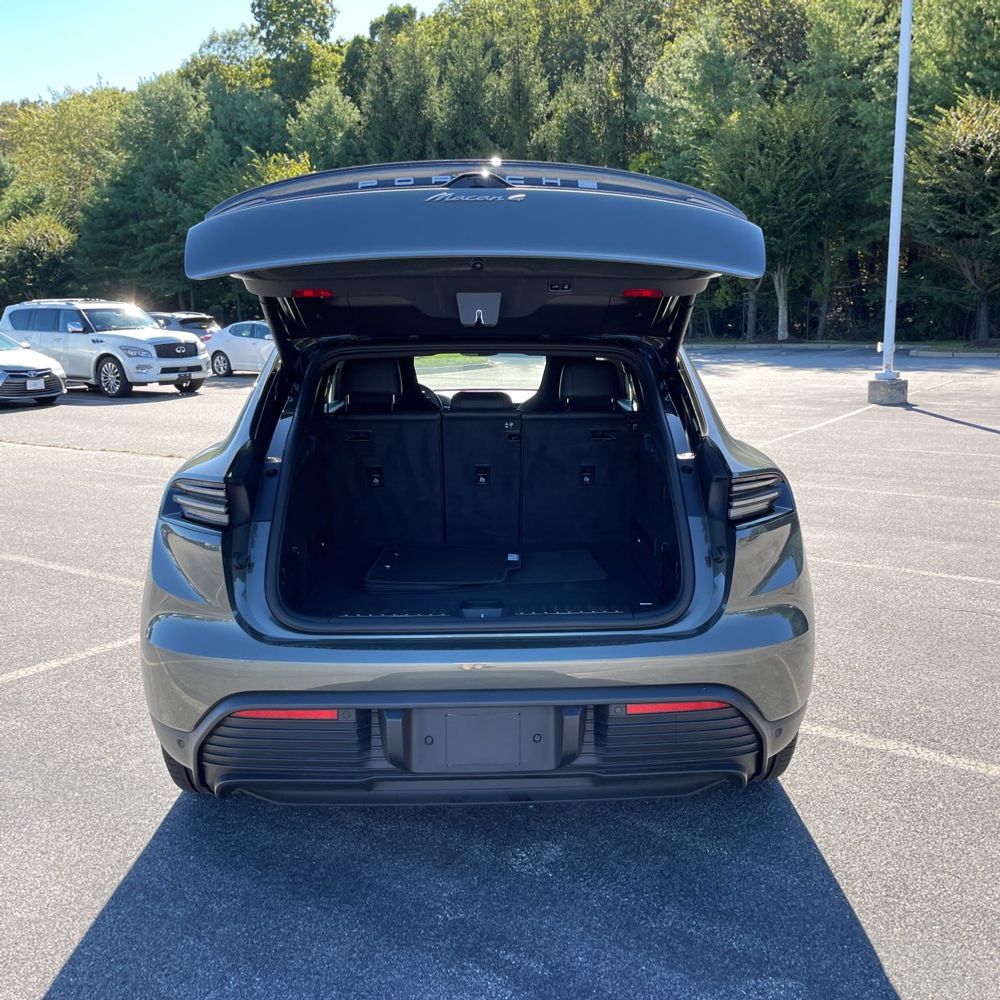 2025 Porsche Macan EV 4