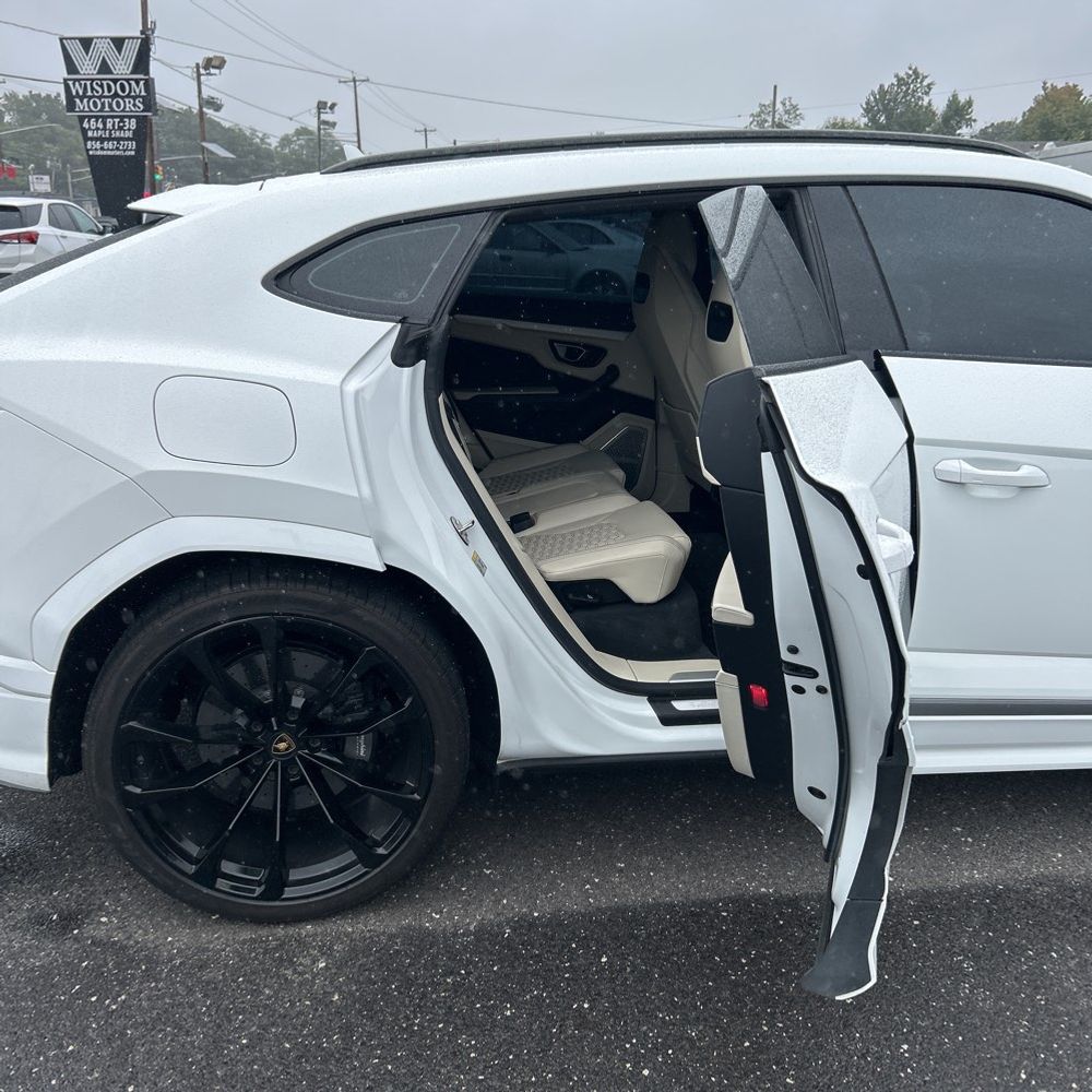 2020 Lamborghini Urus