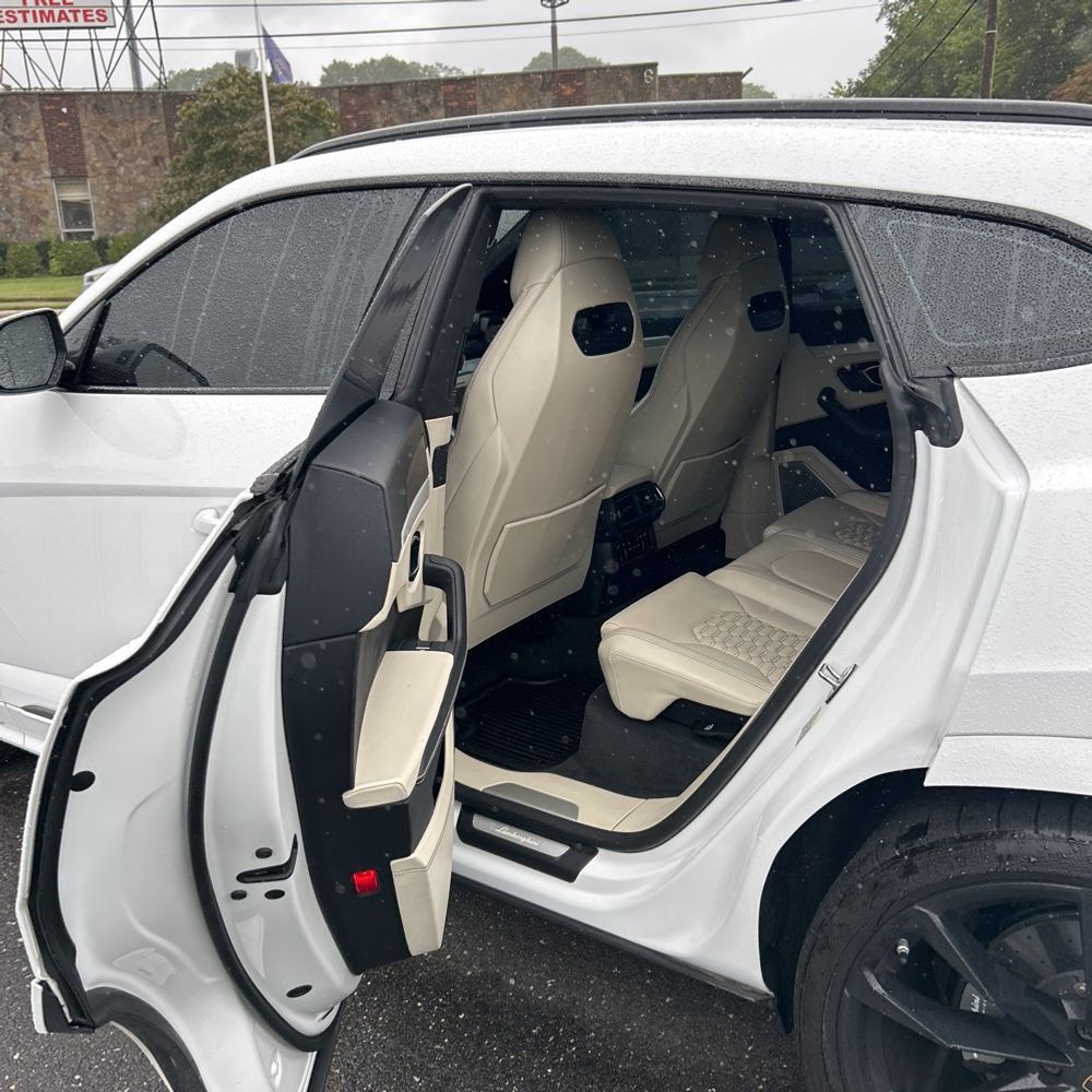 2020 Lamborghini Urus