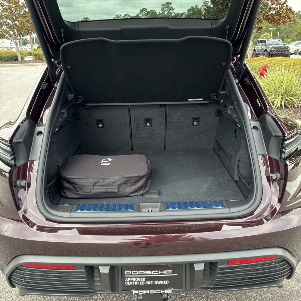 2024 Porsche Macan EV 4