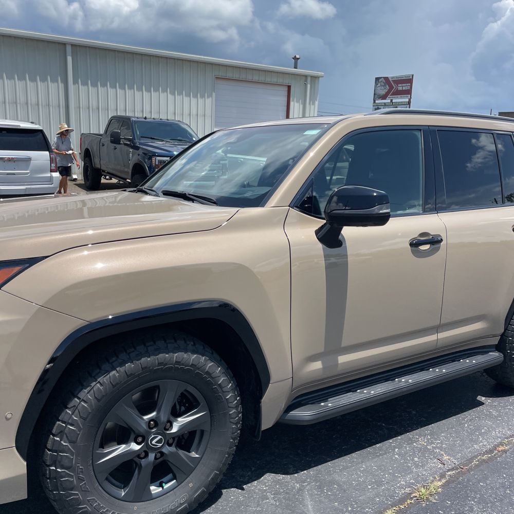 2025 Lexus LX 700h Overtrail