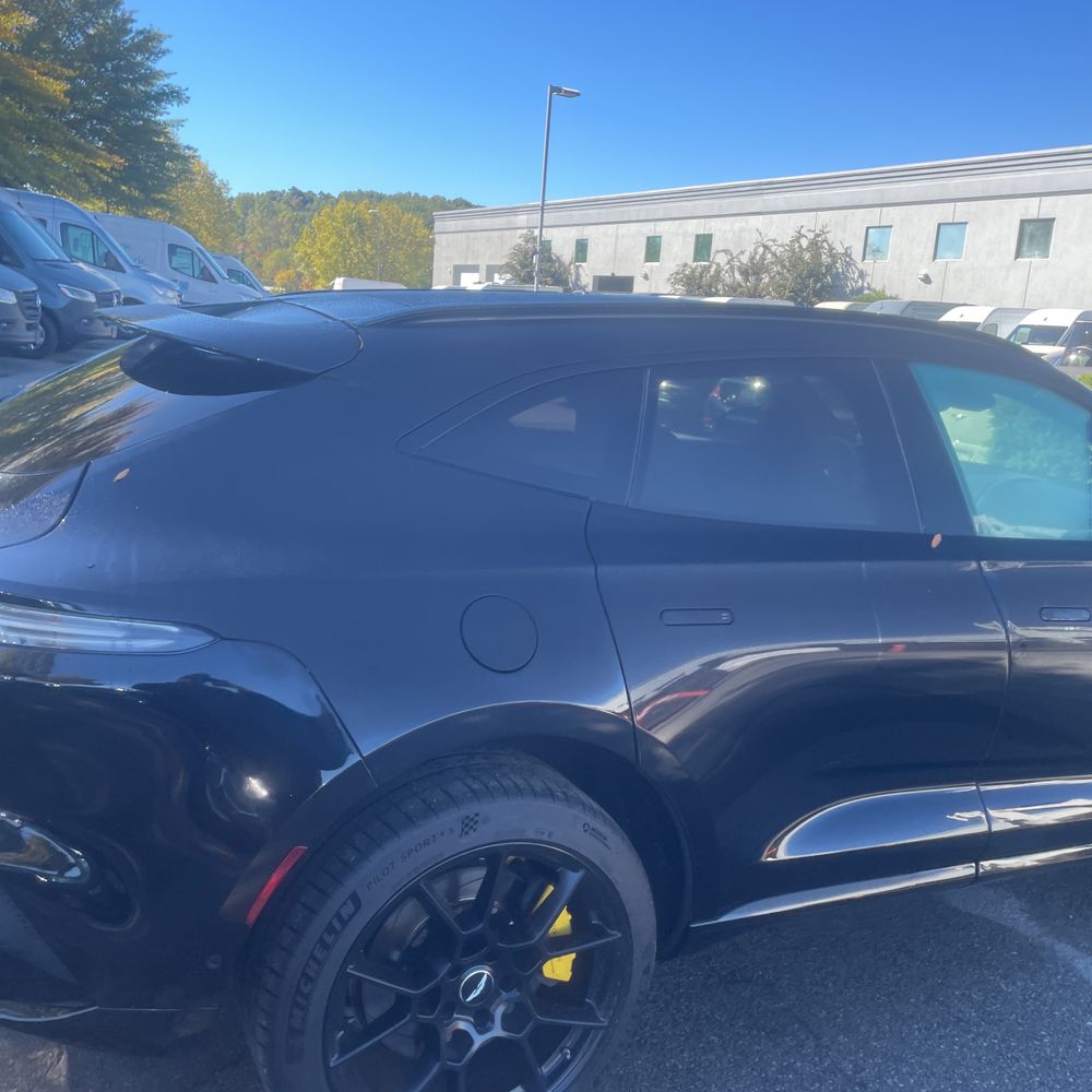 2021 Aston Martin DBX