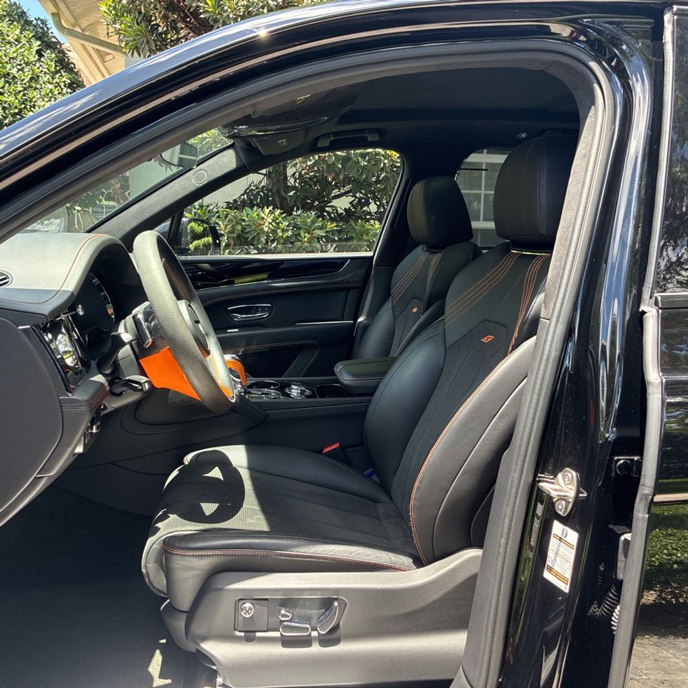 2023 Bentley Bentayga Base