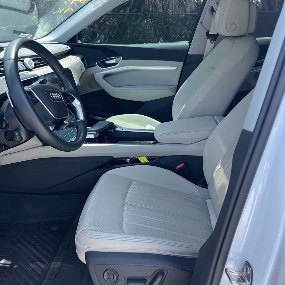2024 Audi Q8 e-tron quattro Premium Plus