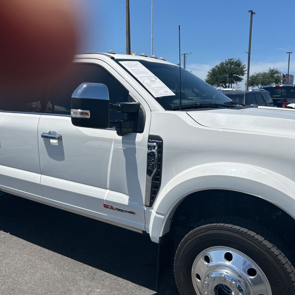 2023 Ford F-450 Super Duty Platinum