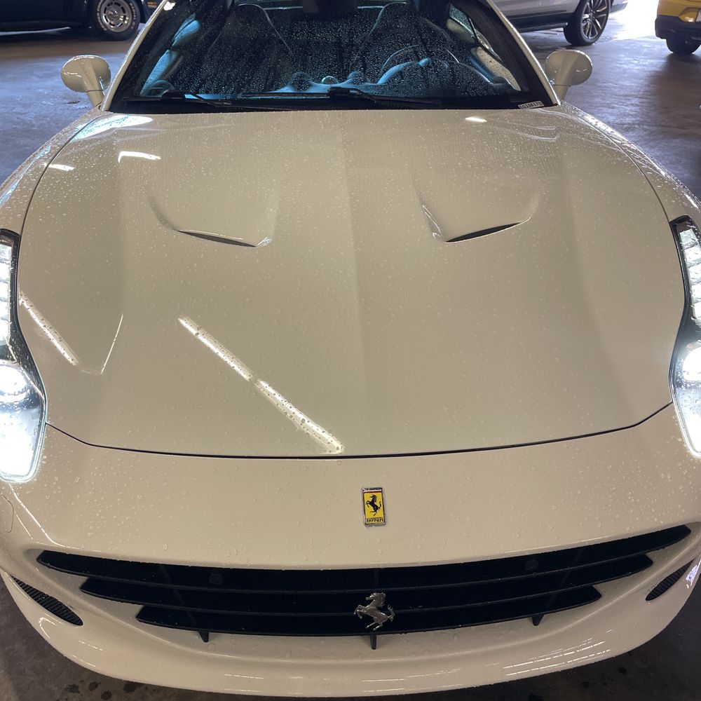 2017 Ferrari California T Base