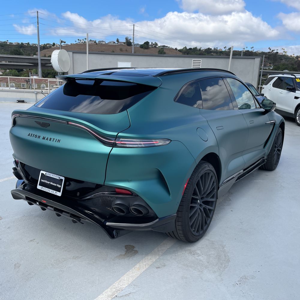 2025 Aston Martin DBX 707