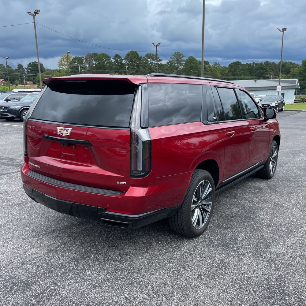 2025 Cadillac Escalade ESV Sport
