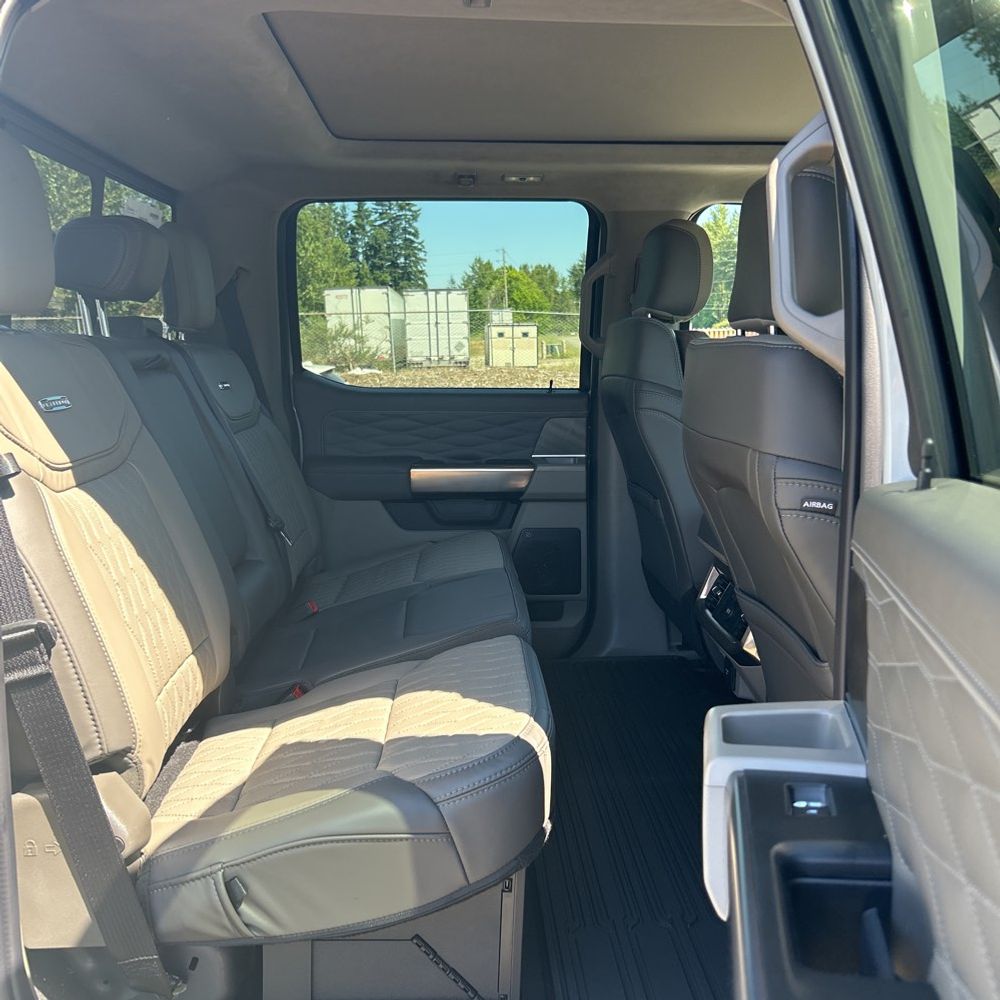 2025 Ford F-450 Super Duty Platinum