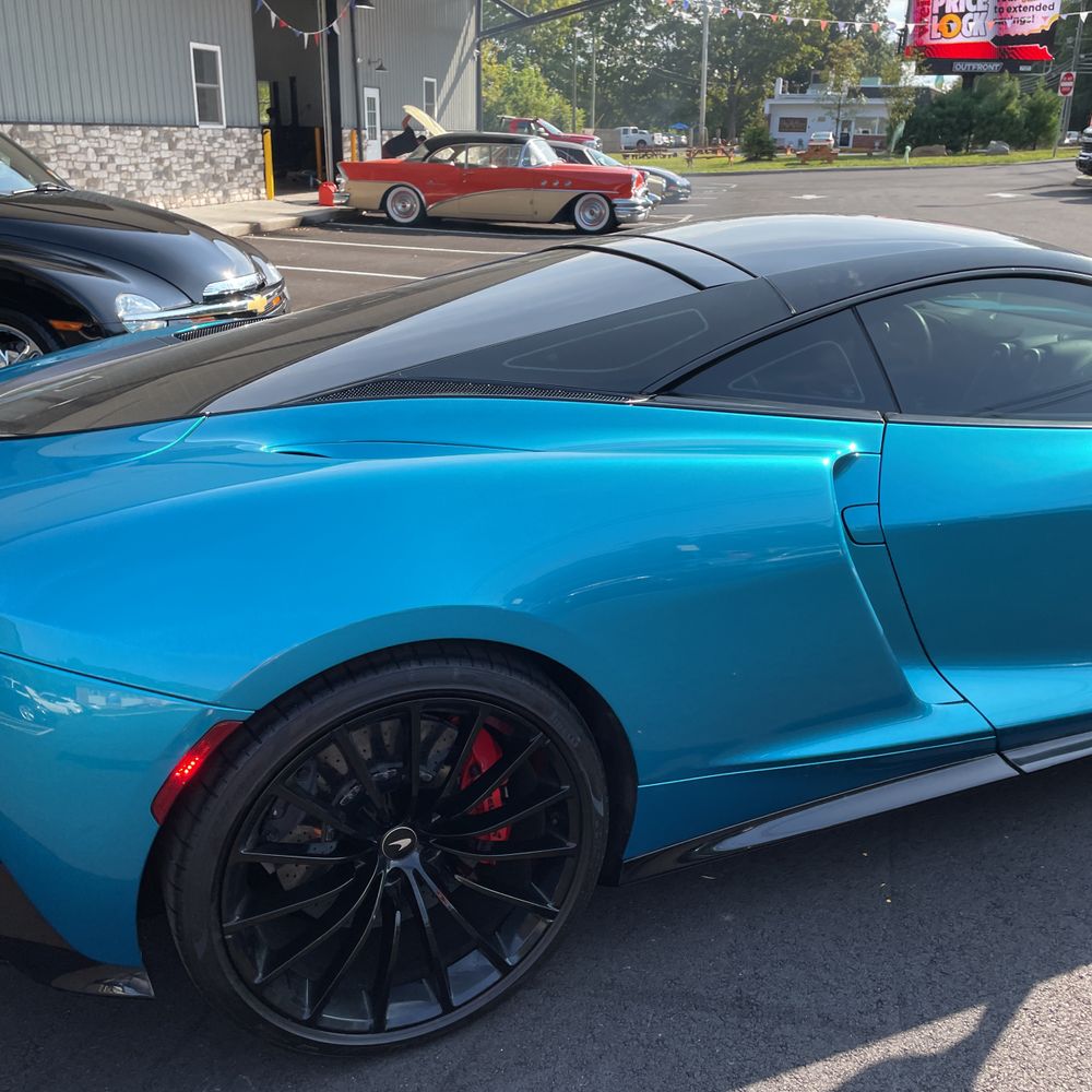 2023 McLaren GT
