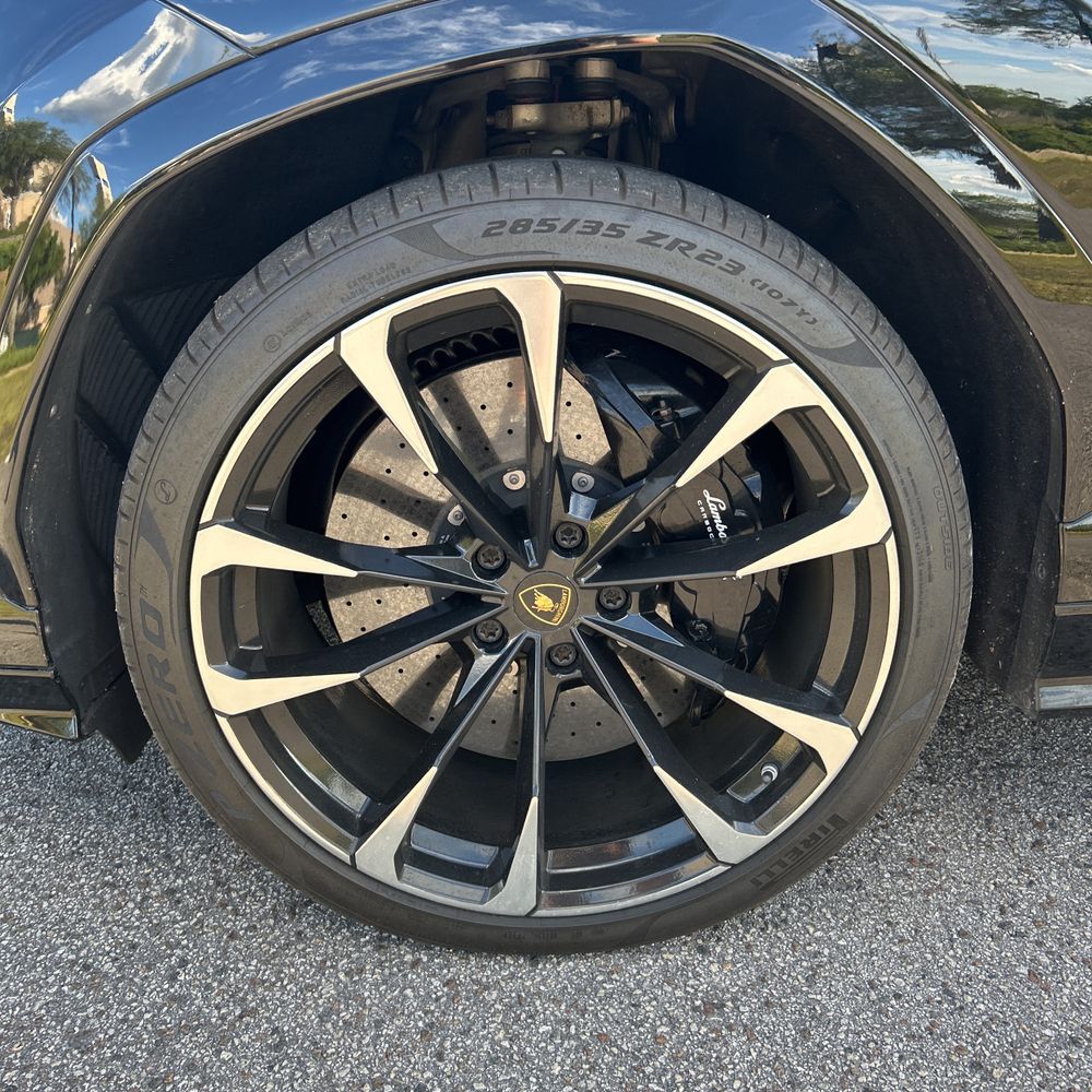 2019 Lamborghini Urus