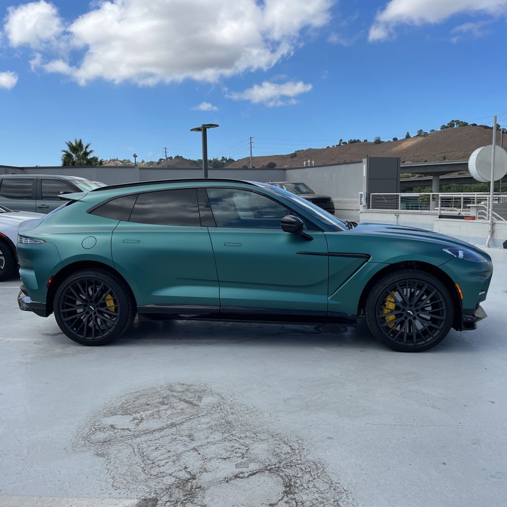 2025 Aston Martin DBX 707