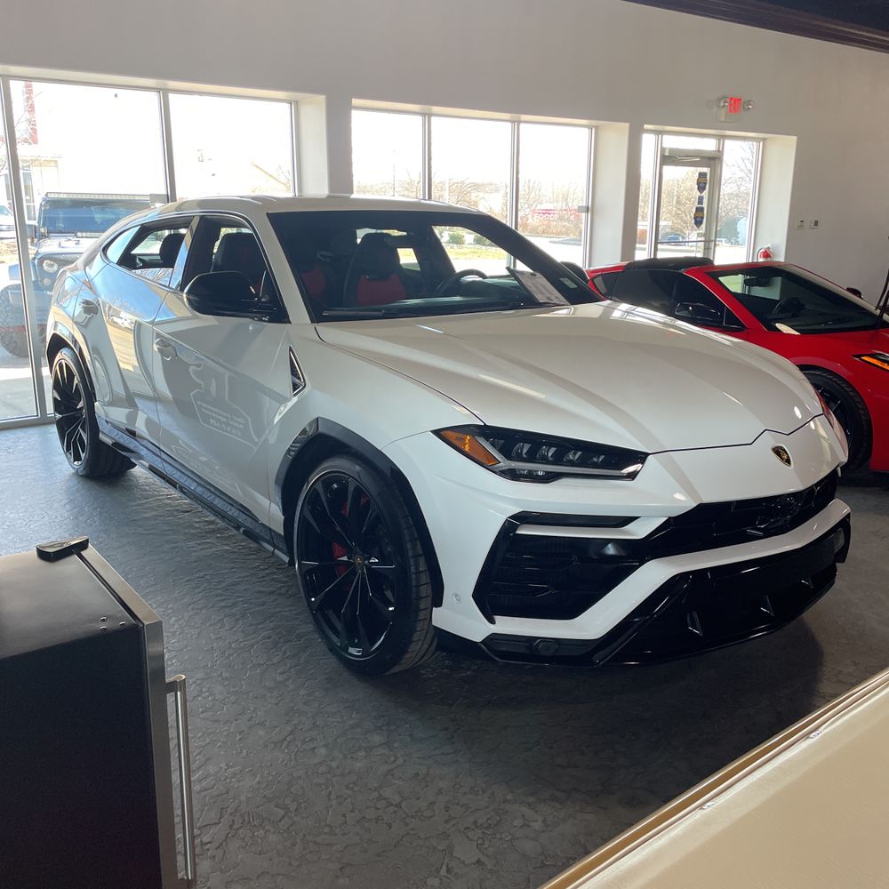2022 Lamborghini Urus Base