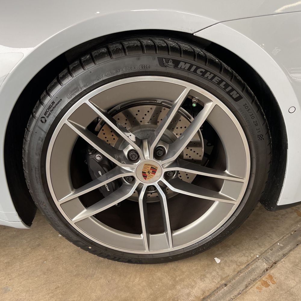 2025 Porsche 911 Carrera