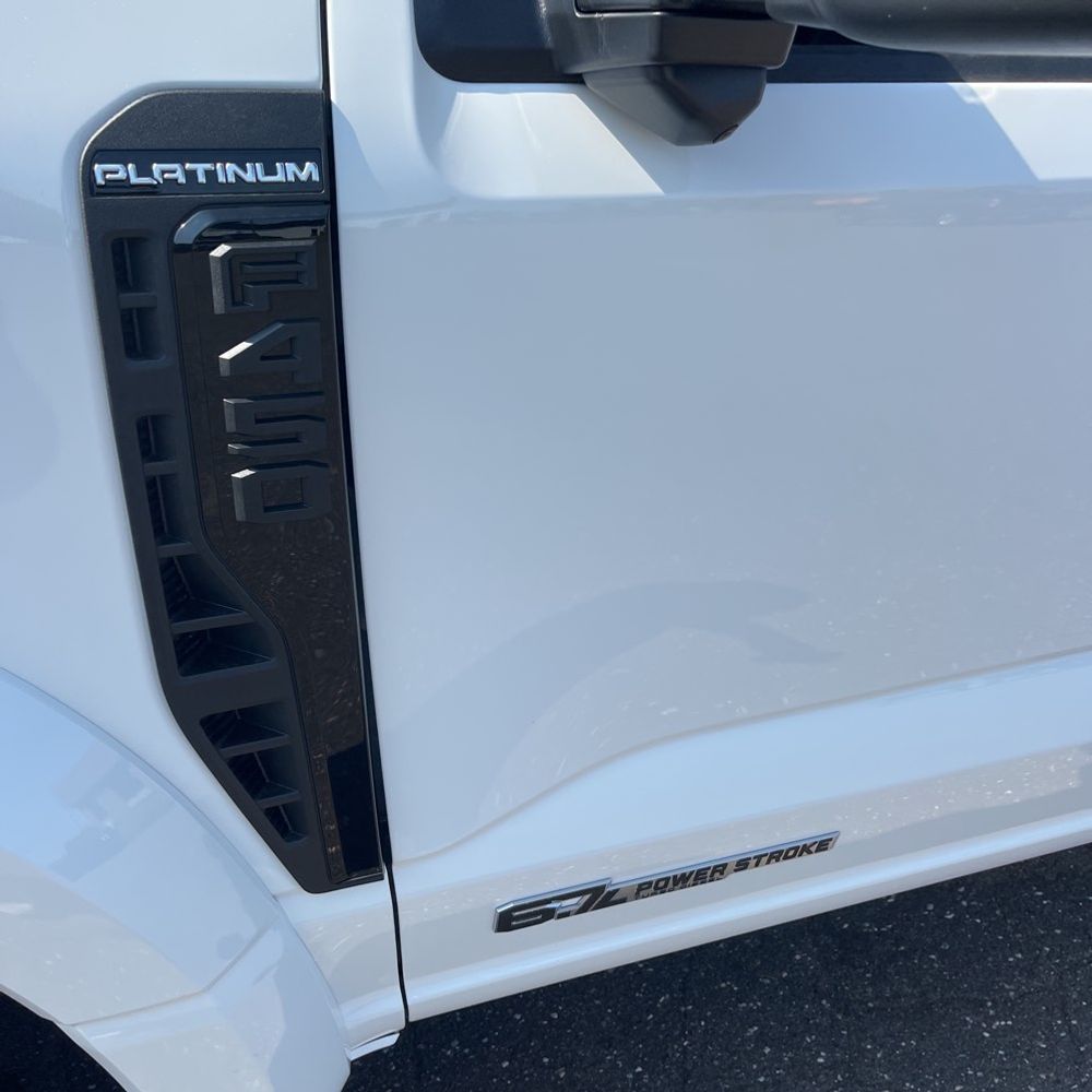 2025 Ford F-450 Super Duty Platinum